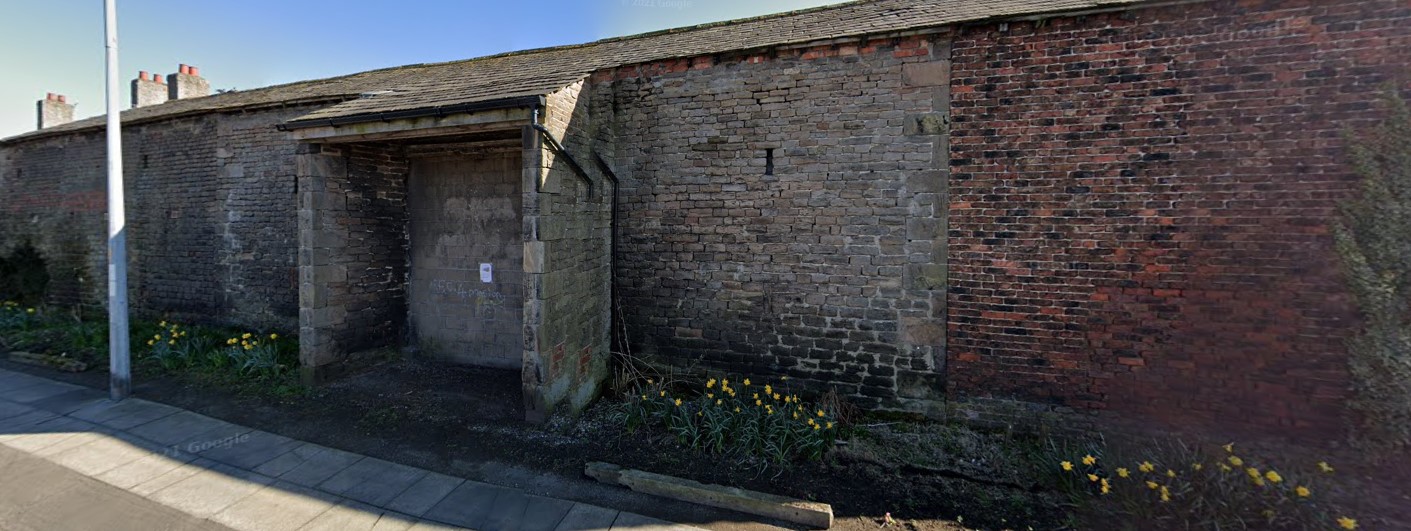 Old Barn, Dodds Lane, Maghull.  Modern housing surrounds this barn, but what might it tell us about the past? (image courtesy MEAS)